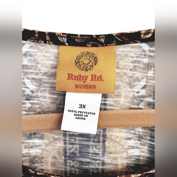 Ruby Rd Sharkbite Top - Picture 4 of 8